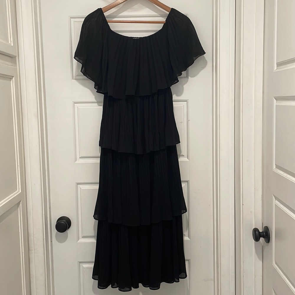 Impressions Tier Layered Off-the-Shoulder Black Dress       sz. S   *EUC*